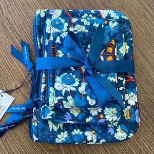 Vera Bradley Blue Floral Bursts 3 piece Cosmetic Trio zipper bags NWT